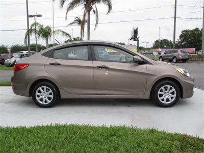 2012 Hyundai Accent GLS