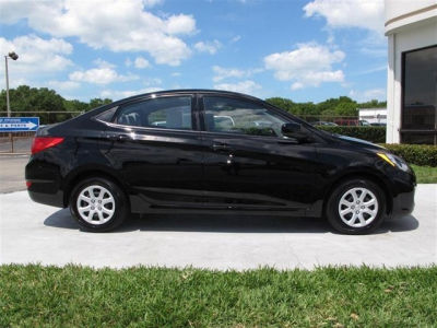 2012 Hyundai Accent  GLS