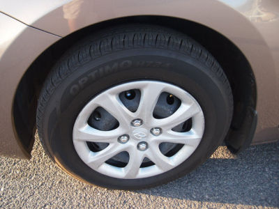 2012 Hyundai Accent  GLS