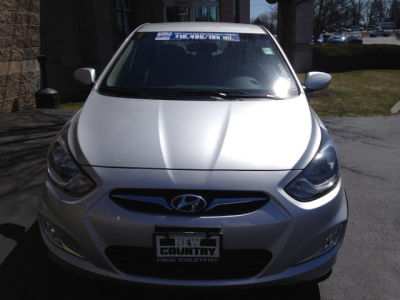 2012 Hyundai Accent  GLS