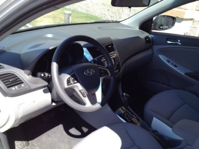 2012 Hyundai Accent  GLS