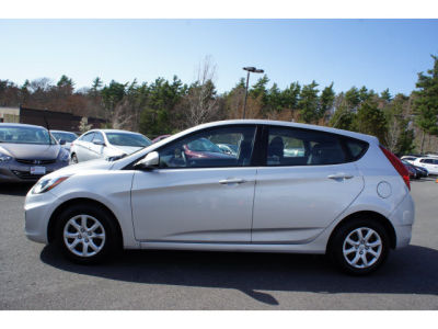 2012 Hyundai Accent  GS