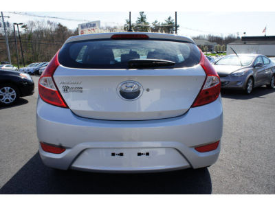 2012 Hyundai Accent  GS