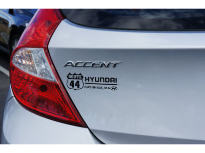2012 Hyundai Accent  SE