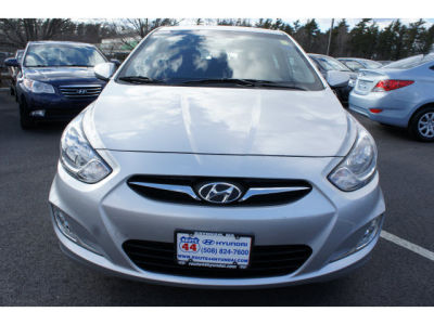2012 Hyundai Accent  SE
