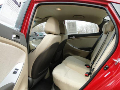 2012 Hyundai Accent  GLS