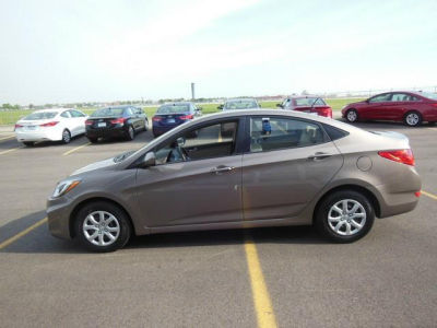 2012 Hyundai Accent  GLS