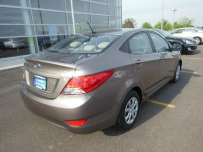 2012 Hyundai Accent  GLS