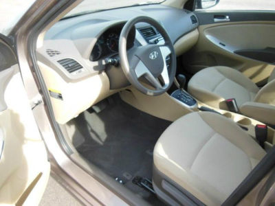 2012 Hyundai Accent  GLS