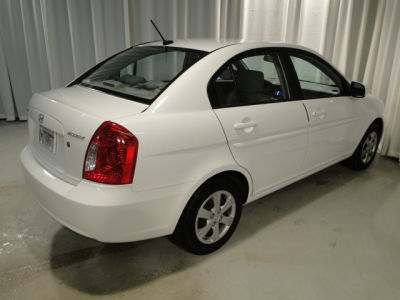 2011 Hyundai Accent  GLS