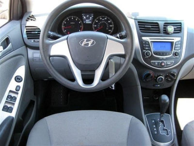 2012 Hyundai Accent  GLS