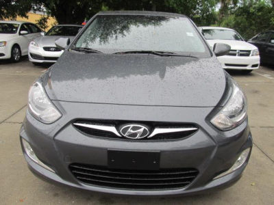 2012 Hyundai Accent  SE