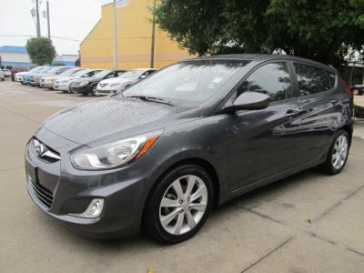 2012 Hyundai Accent  SE