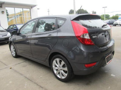 2012 Hyundai Accent  SE