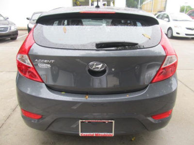 2012 Hyundai Accent  SE
