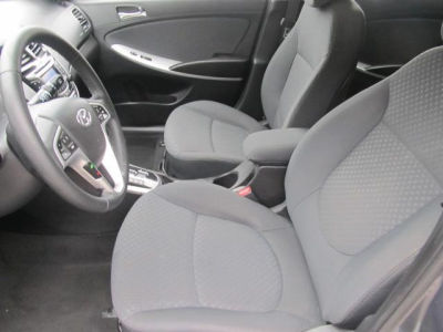 2012 Hyundai Accent  SE