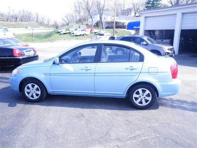 2010 Hyundai Accent GLS