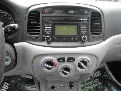 2010 Hyundai Accent  GLS