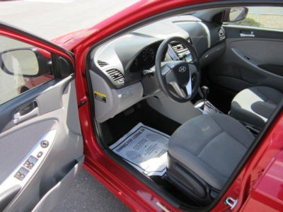 2012 Hyundai Accent  GLS