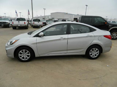 2012 Hyundai Accent  GLS
