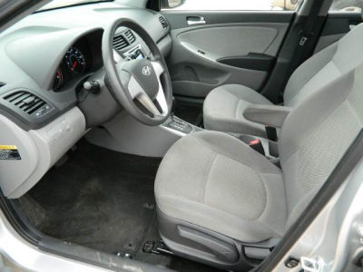 2012 Hyundai Accent  GLS