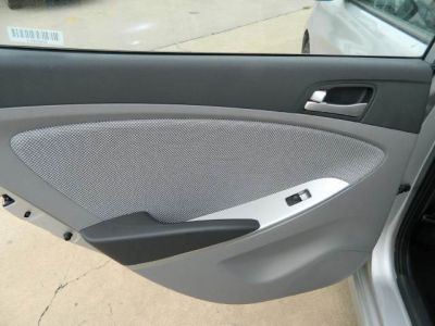 2012 Hyundai Accent  GLS