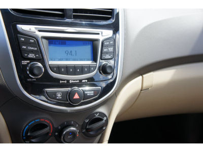 2012 Hyundai Accent  GLS