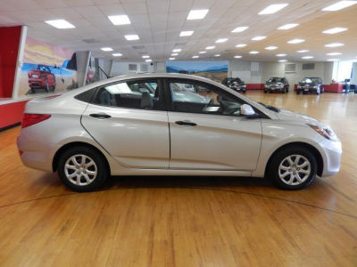 2012 Hyundai Accent  GLS