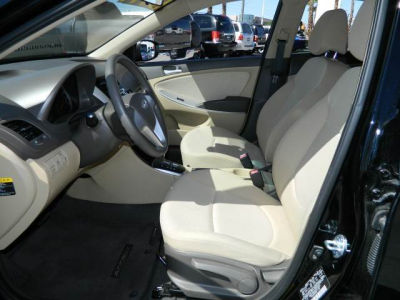 2012 Hyundai Accent  GLS