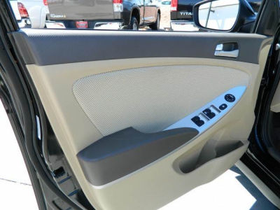 2012 Hyundai Accent  GLS