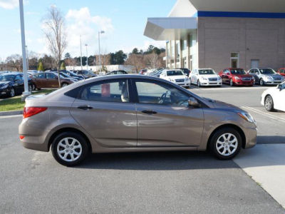 2012 Hyundai Accent  GLS