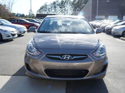 2012 Hyundai Accent  GLS