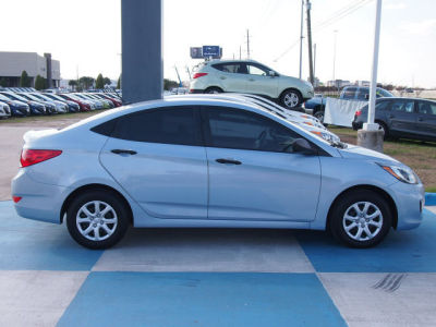 2012 Hyundai Accent  GLS