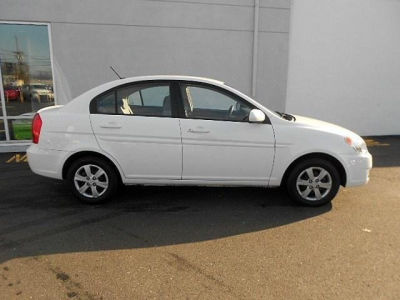 2011 Hyundai Accent  GLS