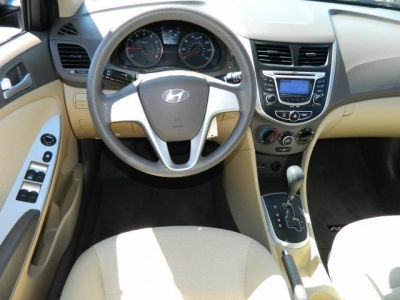 2012 Hyundai Accent GLS