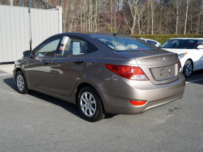 2012 Hyundai Accent GLS