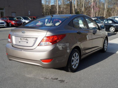 2012 Hyundai Accent GLS
