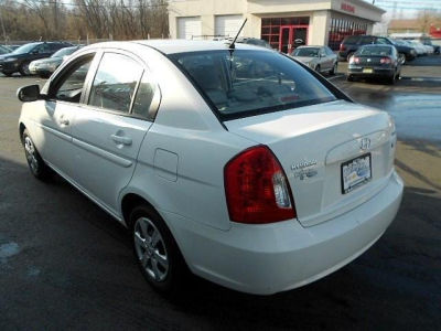 2011 Hyundai Accent GLS