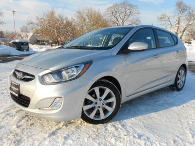 2012 Hyundai Accent  SE