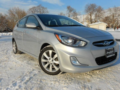 2012 Hyundai Accent  SE