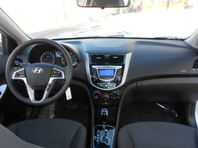 2012 Hyundai Accent  SE