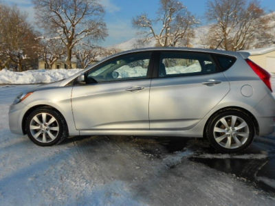2012 Hyundai Accent  SE