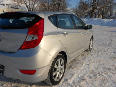 2012 Hyundai Accent  SE