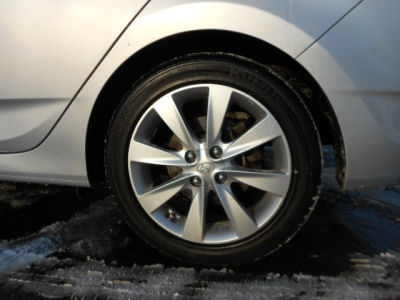 2012 Hyundai Accent  SE
