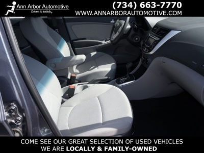 2012 Hyundai Accent  GLS