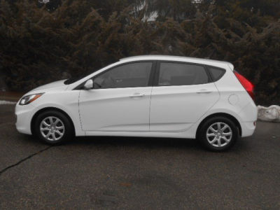 2012 Hyundai Accent  SE
