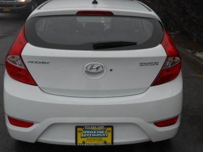 2012 Hyundai Accent  SE