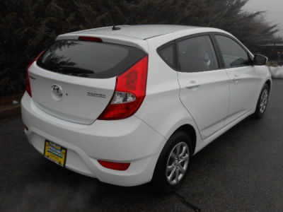 2012 Hyundai Accent  SE