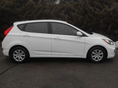 2012 Hyundai Accent  SE