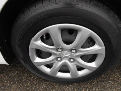 2012 Hyundai Accent  SE